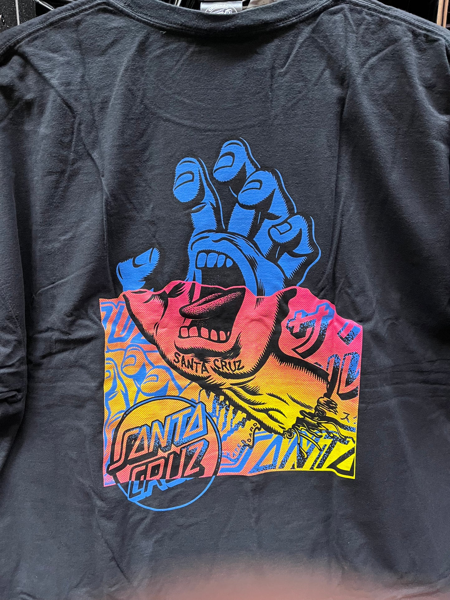 Santa Cruz skateboard t shirt screaming hand Divide collage black