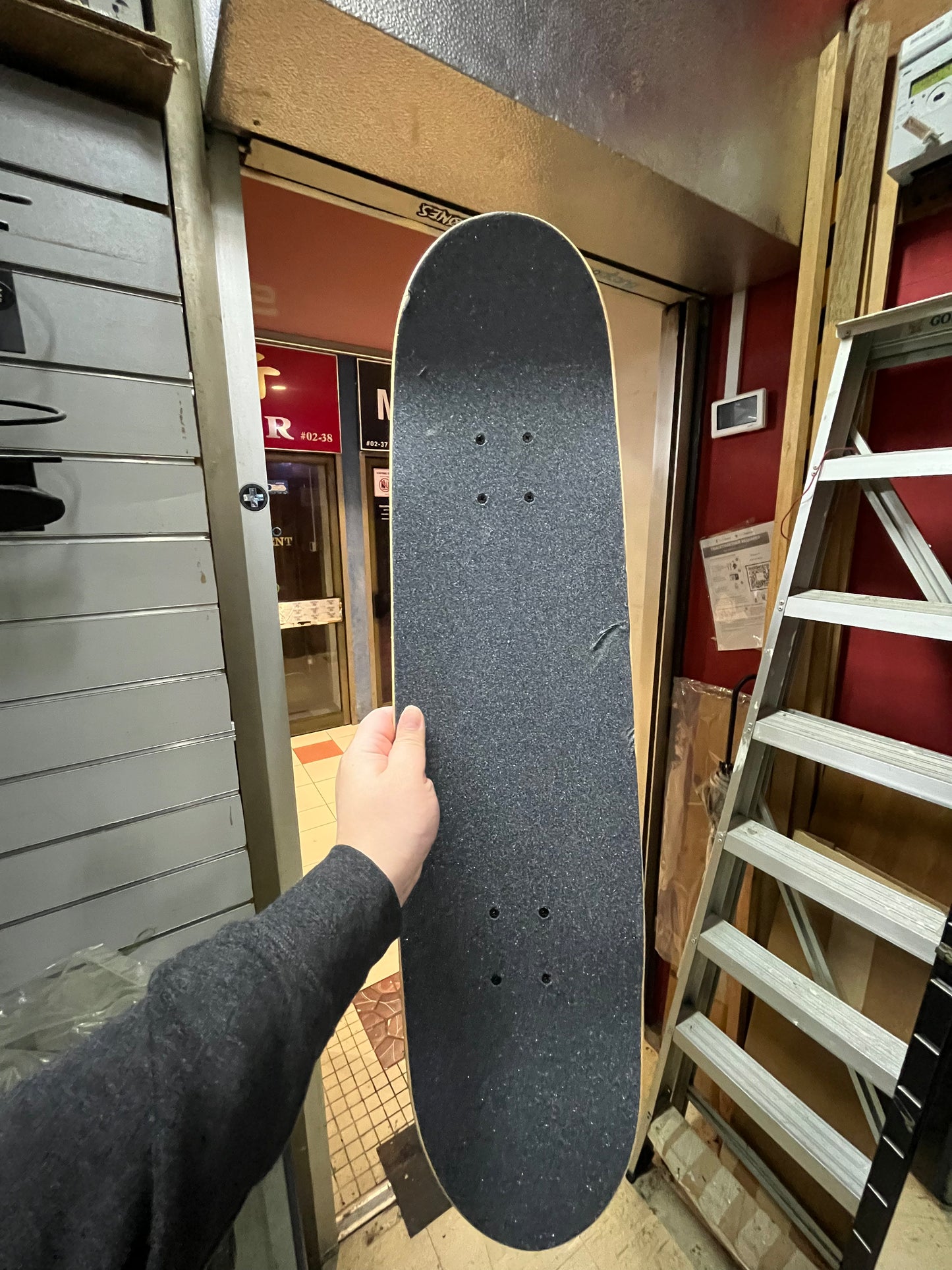 Santa Cruz Complete Skateboard Screaming Hand Black 8”