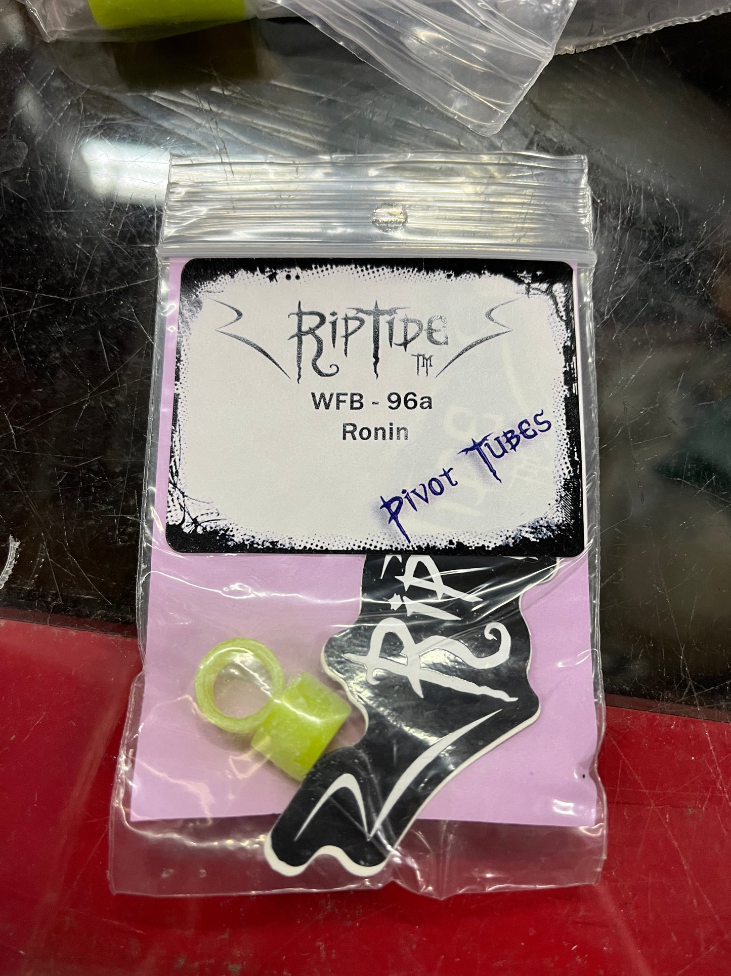 Riptide WFB 96a Pivot Tube for Ronin Trucks