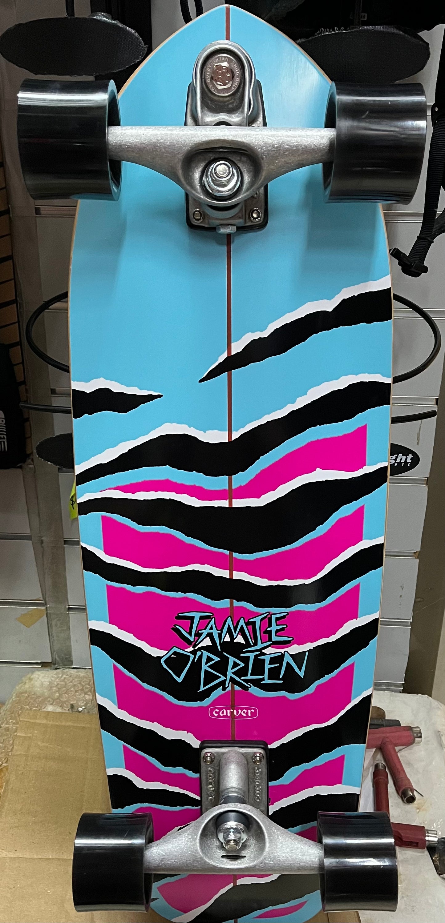 Carver skateboard Jamie o’Brien tiger stripe pink 31”