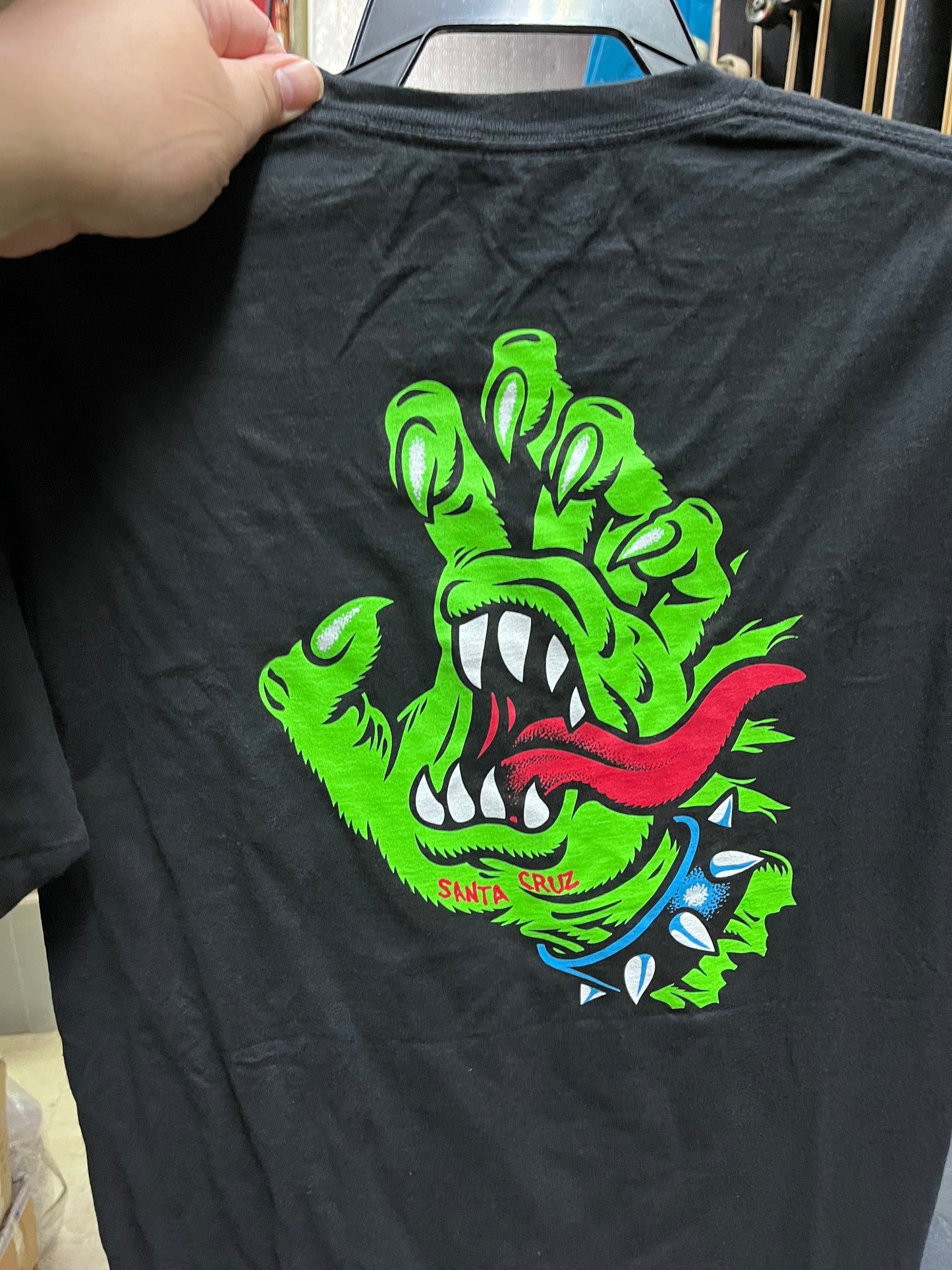Santa Cruz Skateboard T Shirt Screaming Hand Hulk Black