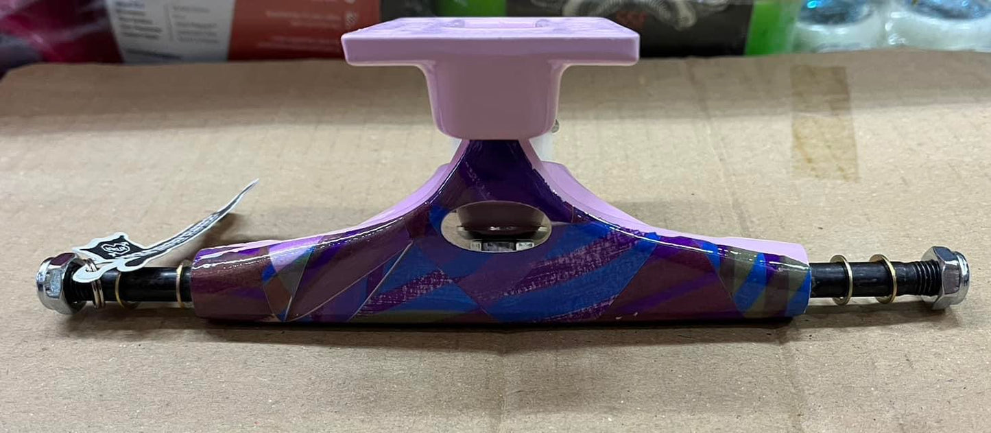 KRUX skateboard trucks Nora 8”